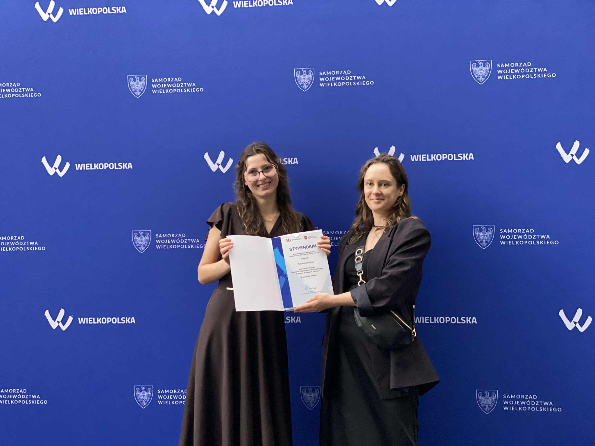 7cadfe2f-6846-4018-ac87-589130f75ef1